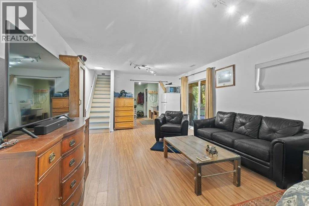 857 GRANDVIEW BENCH Road
