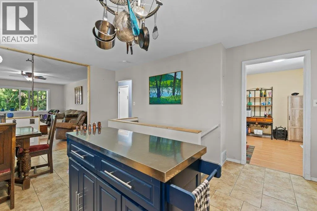 857 GRANDVIEW BENCH Road