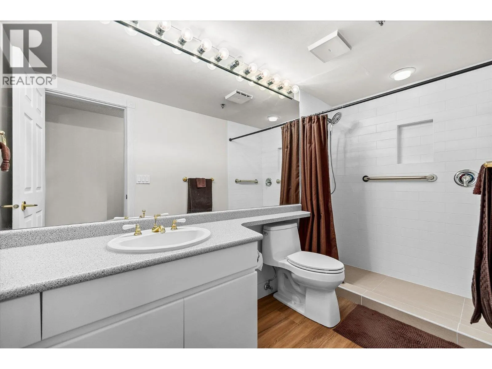 1152 Sunset Drive Unit# 101