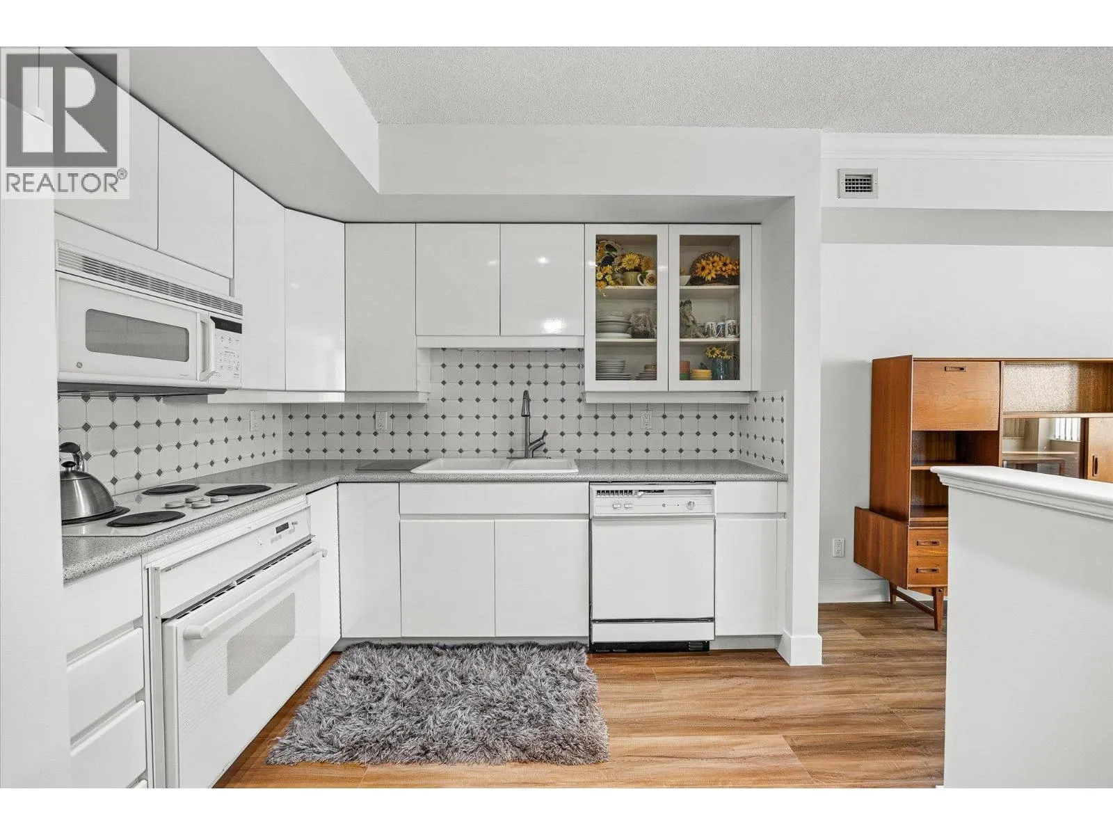 1152 Sunset Drive Unit# 101