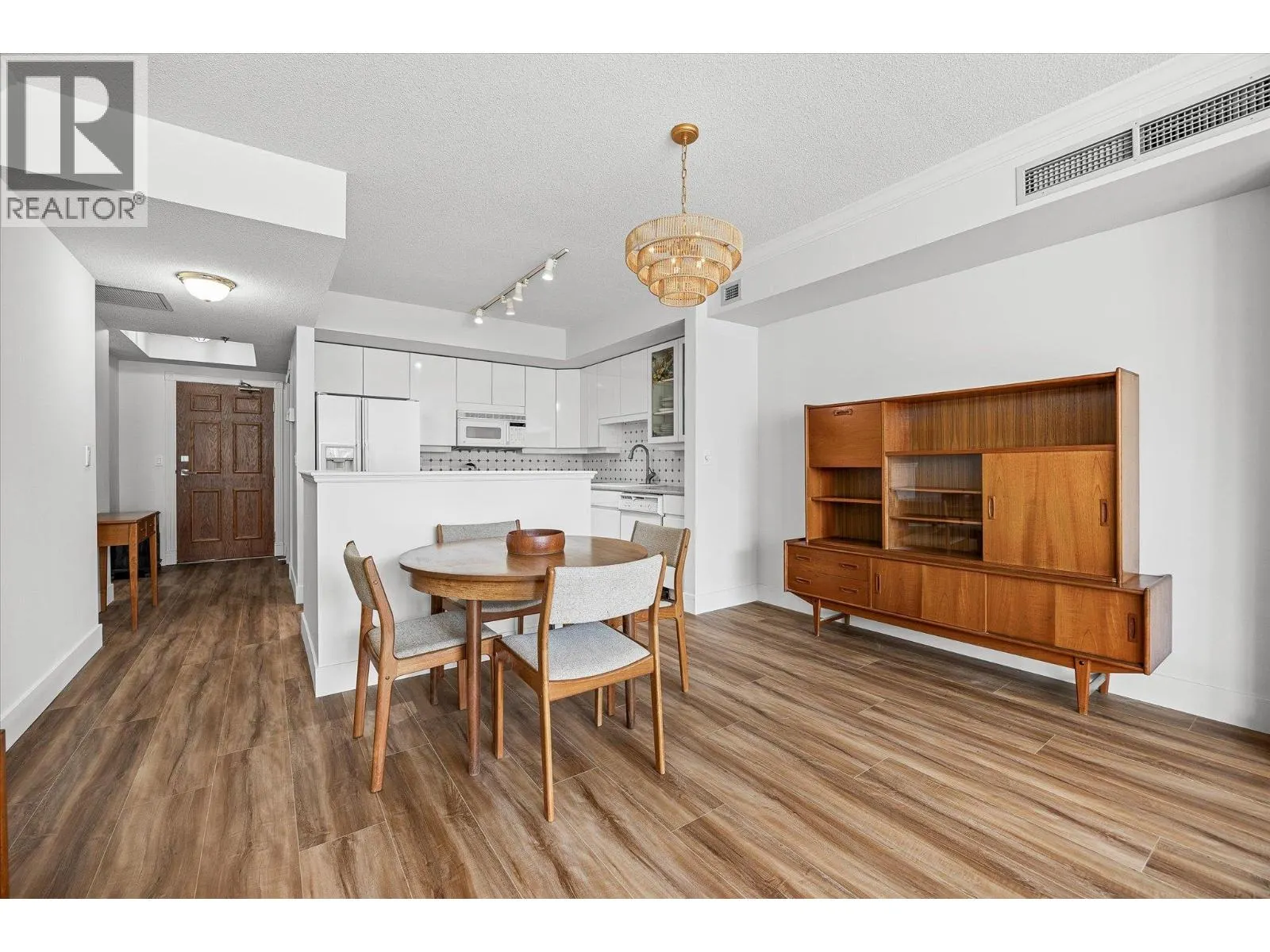 1152 Sunset Drive Unit# 101