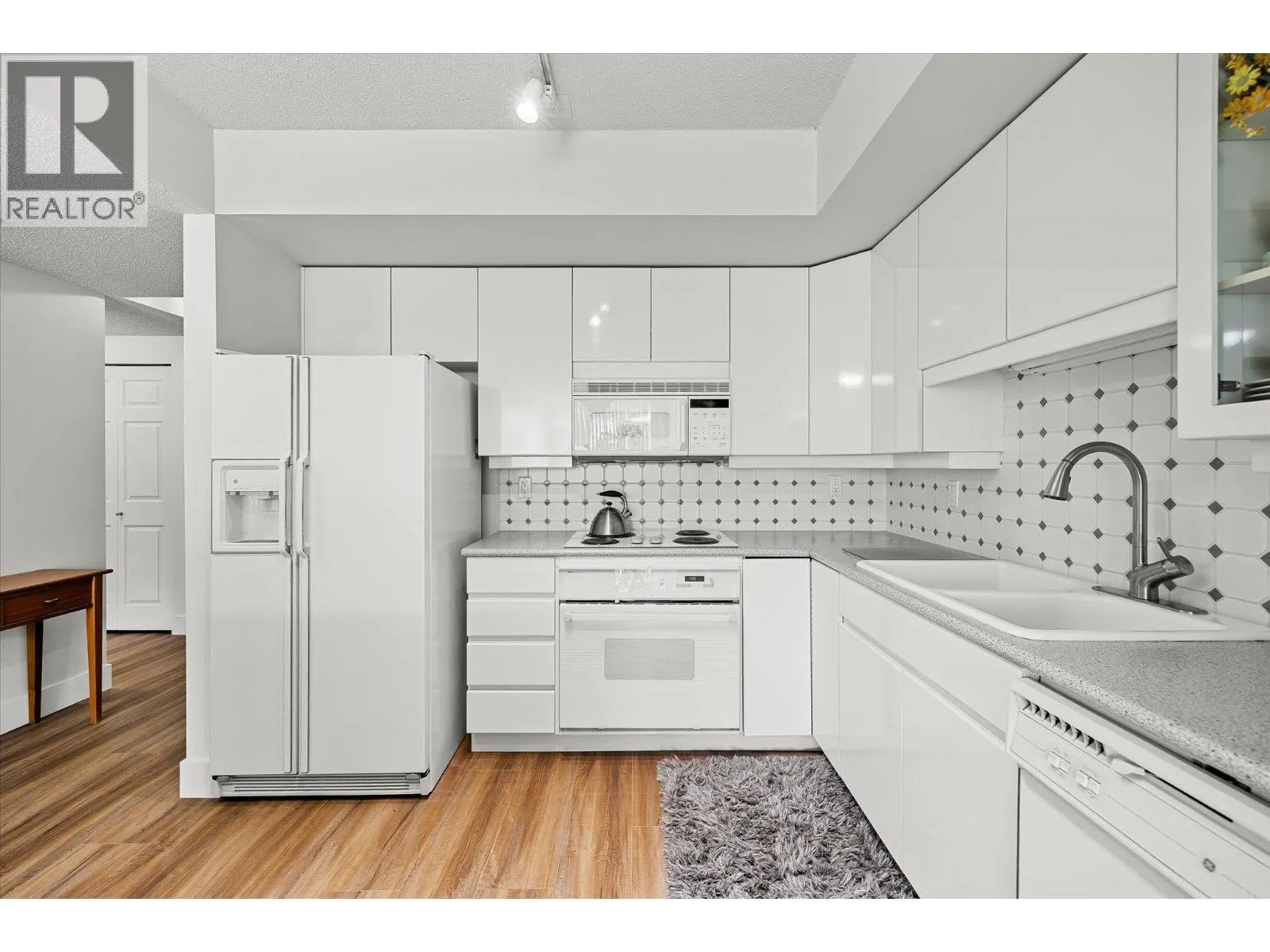 1152 Sunset Drive Unit# 101