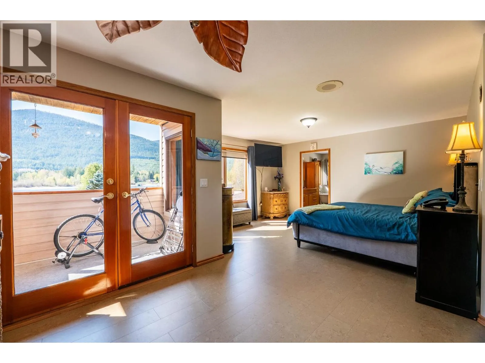 6158 REDFISH Road