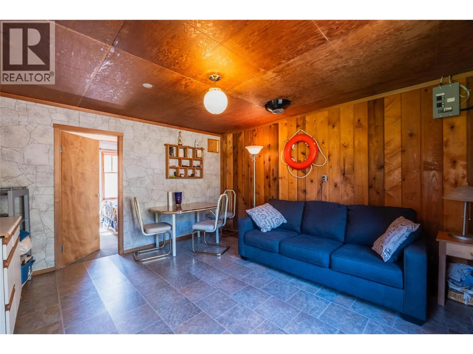 6158 REDFISH Road