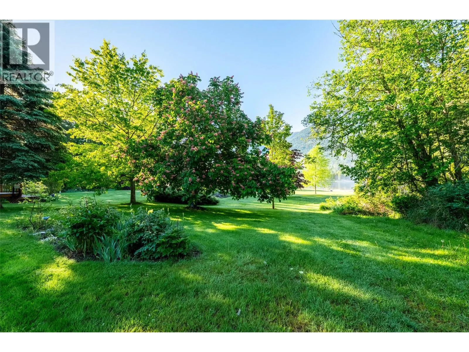6158 REDFISH Road