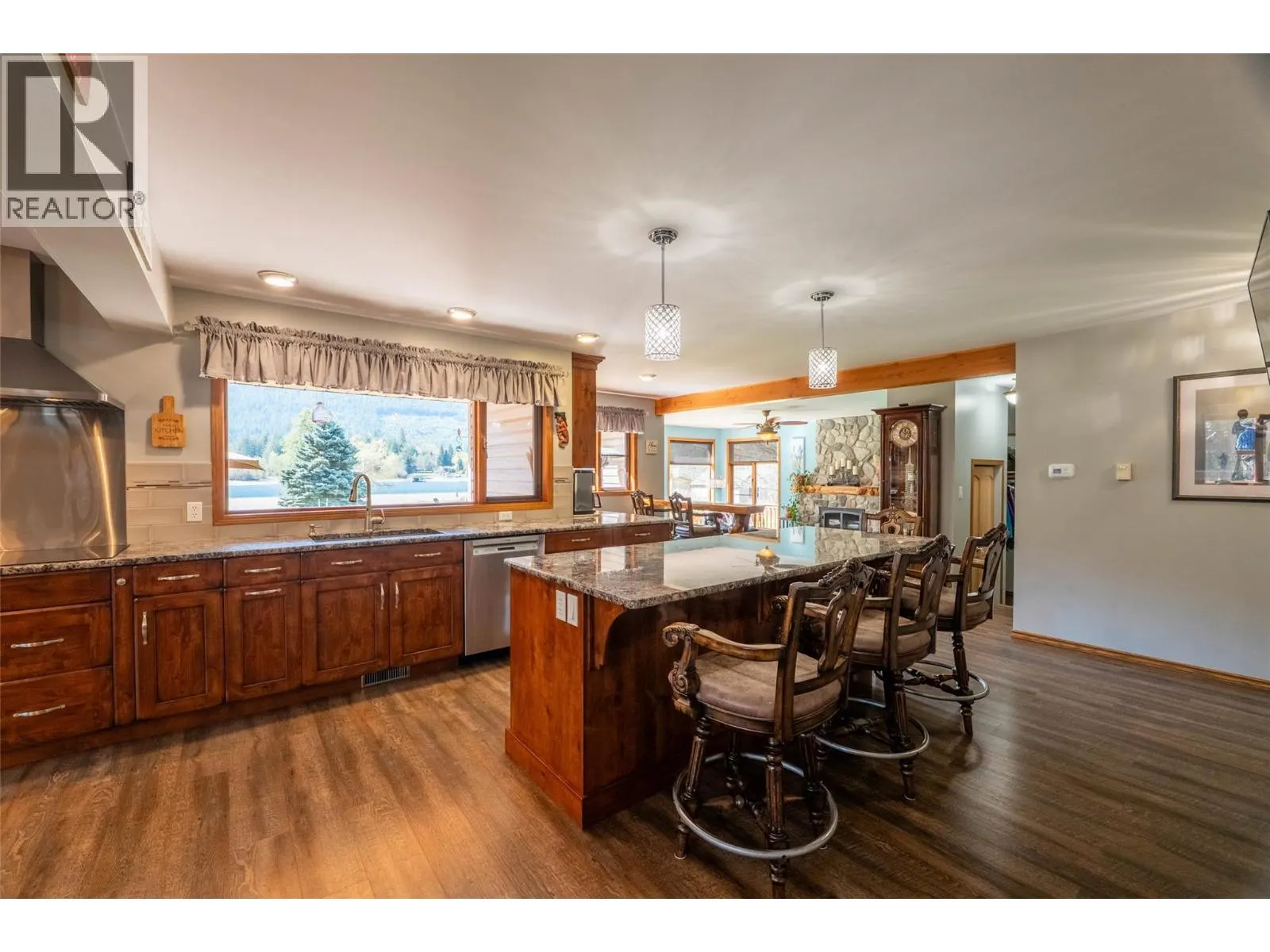 6158 REDFISH Road