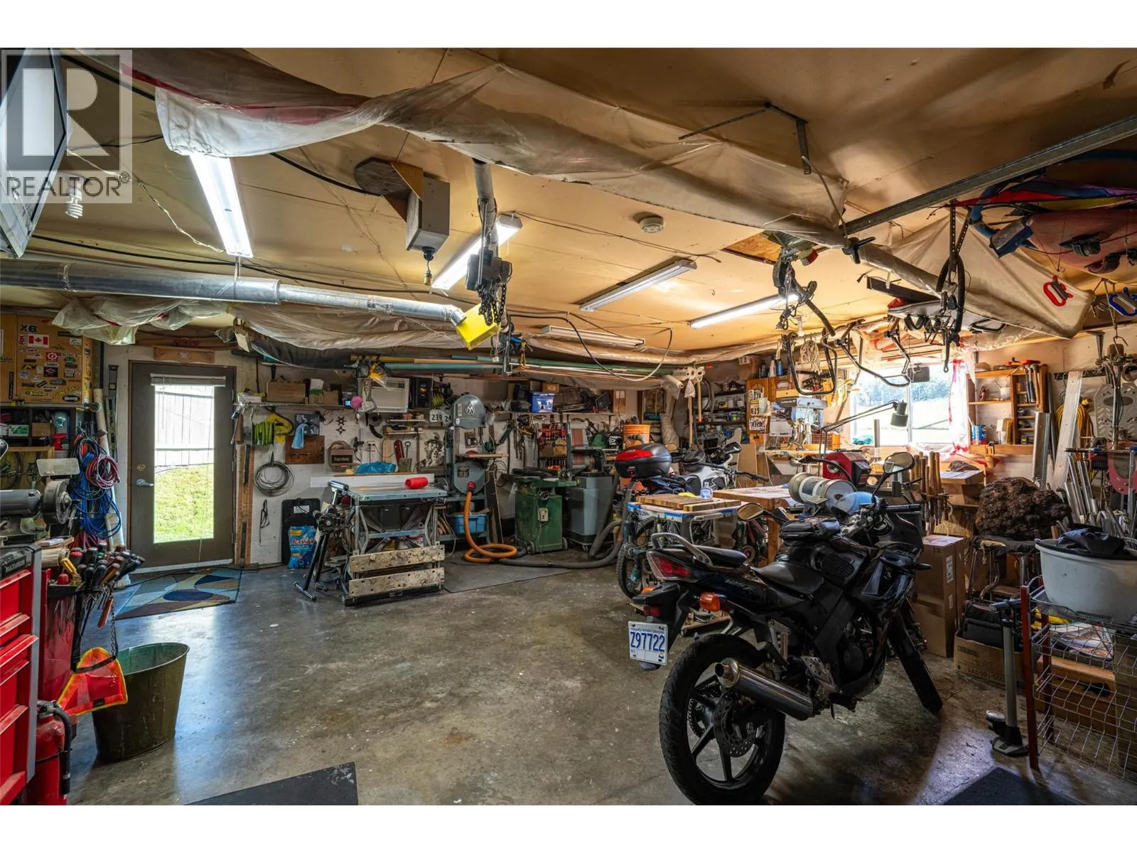 6281 Pleasant Valley Road