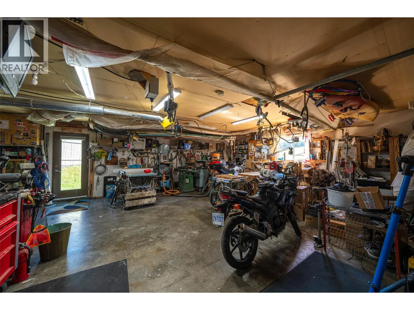 6281 Pleasant Valley Road