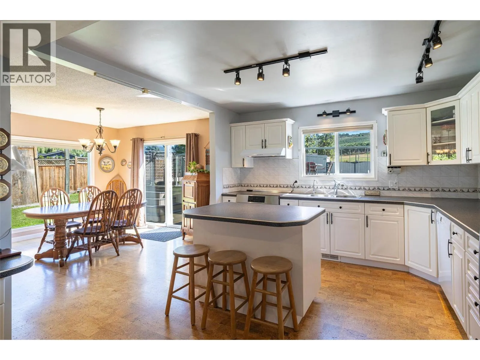 6281 Pleasant Valley Road