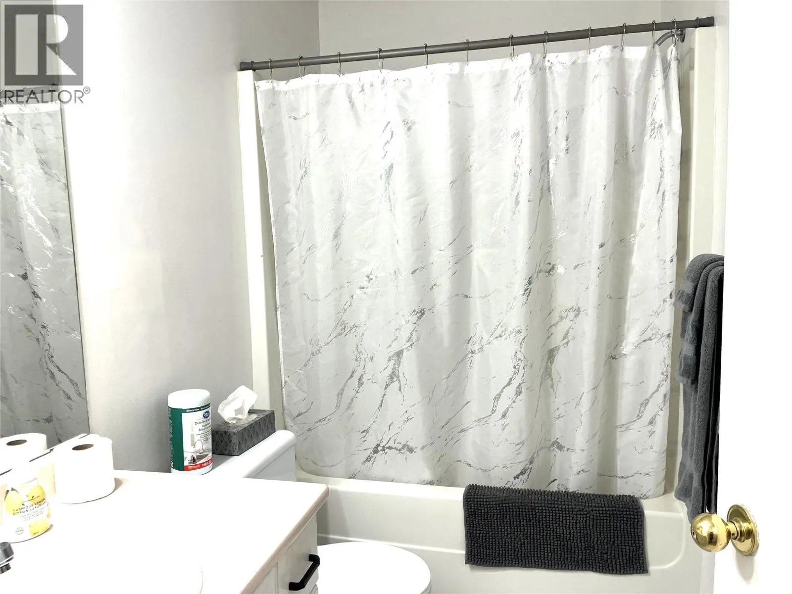 1607 43 Avenue Unit# 304 Lot# SL 10