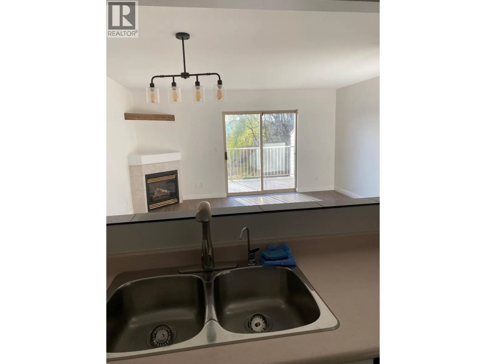 1607 43 Avenue Unit# 304 Lot# SL 10