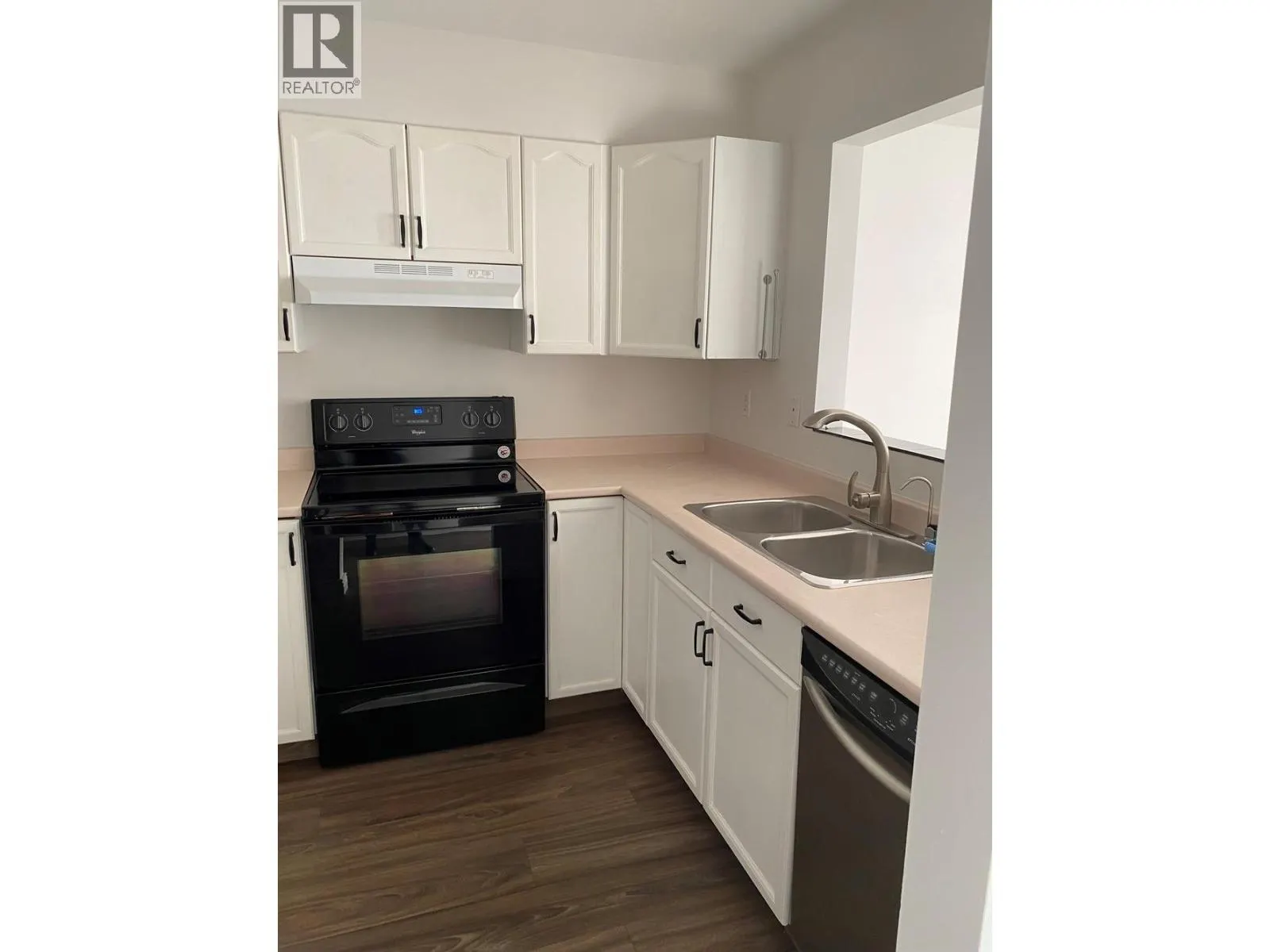 1607 43 Avenue Unit# 304 Lot# SL 10