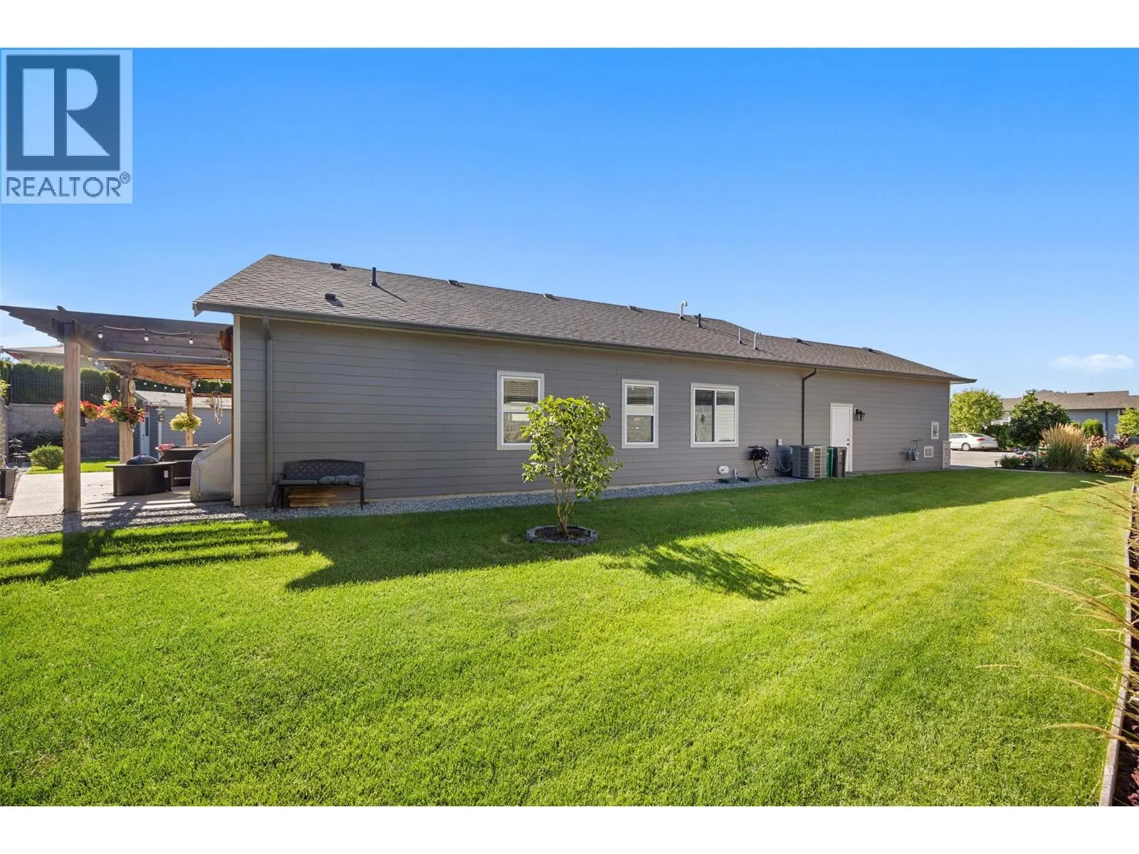 3339 Kingfisher Road