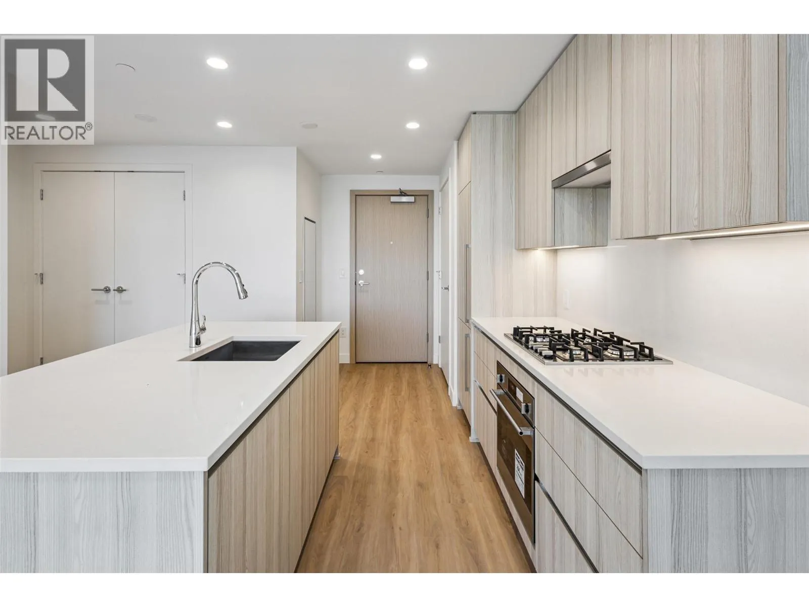 238 Leon Avenue Unit# 809