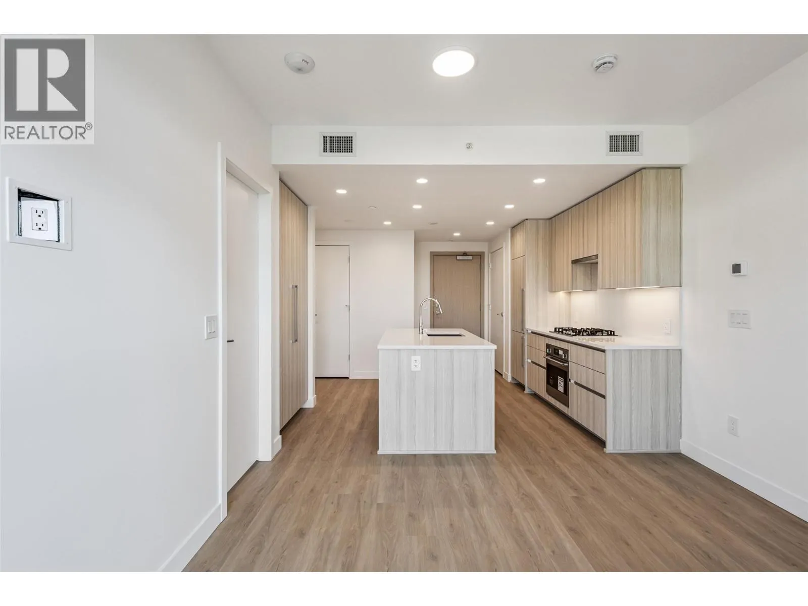 238 Leon Avenue Unit# 809