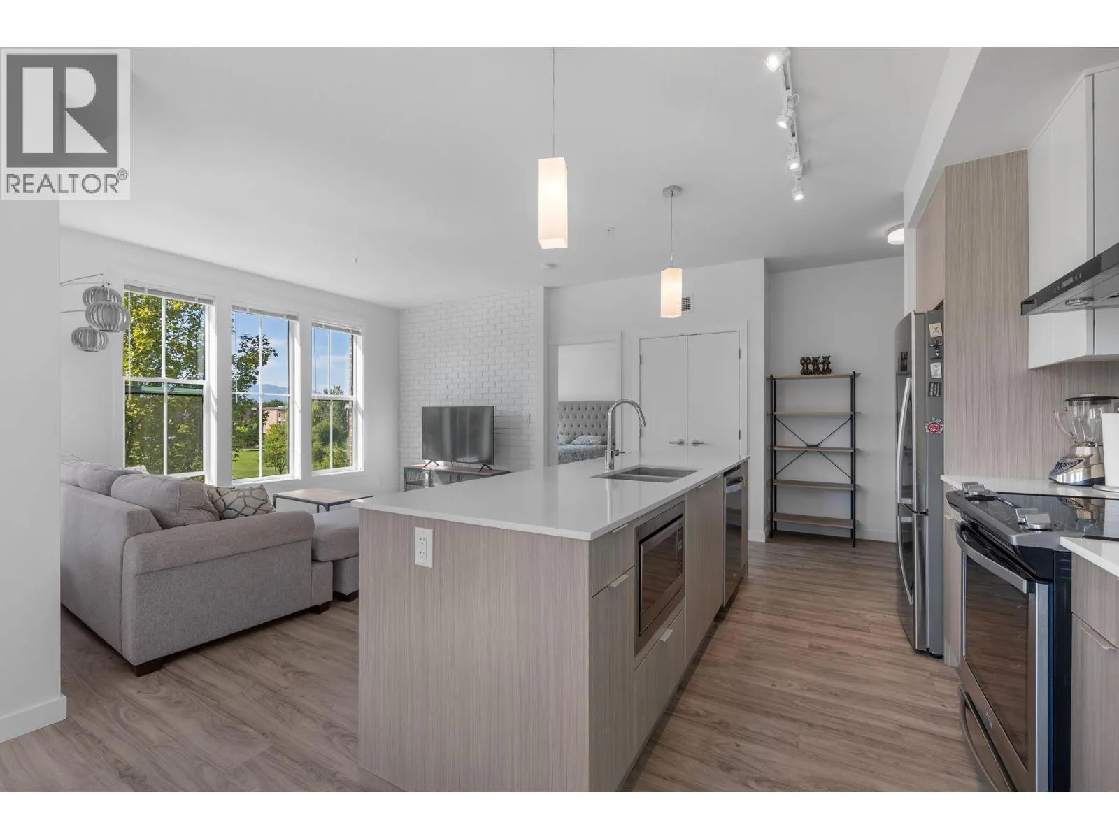 1775 Chapman Place Unit# 221