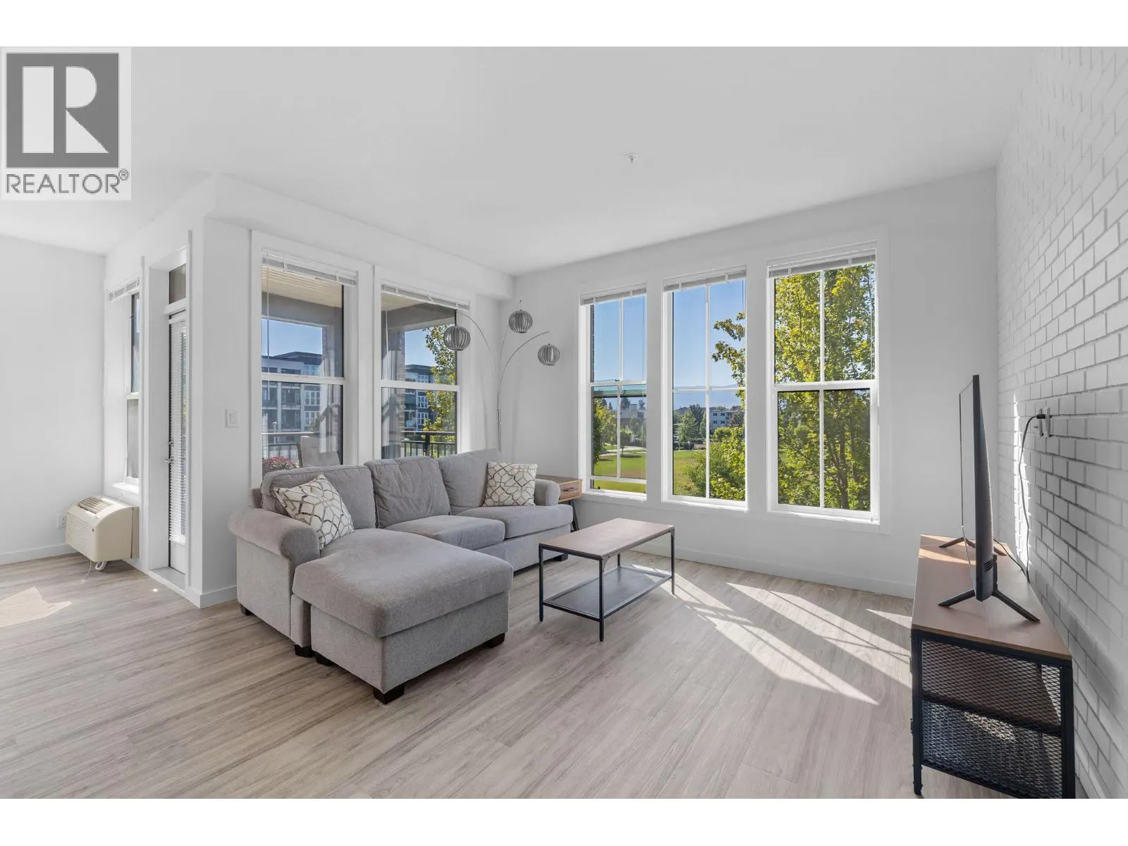 1775 Chapman Place Unit# 221