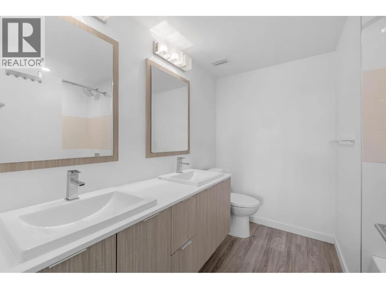 1775 Chapman Place Unit# 221