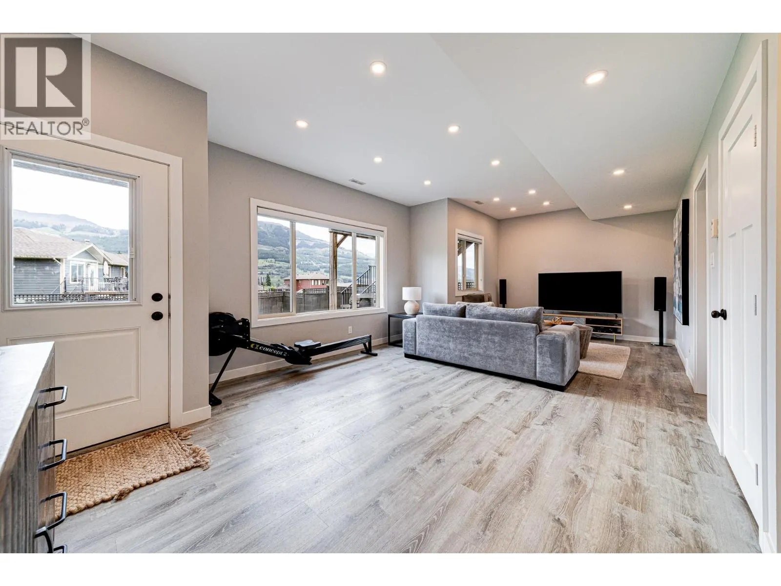 2030 GOLDEN EAGLE Drive