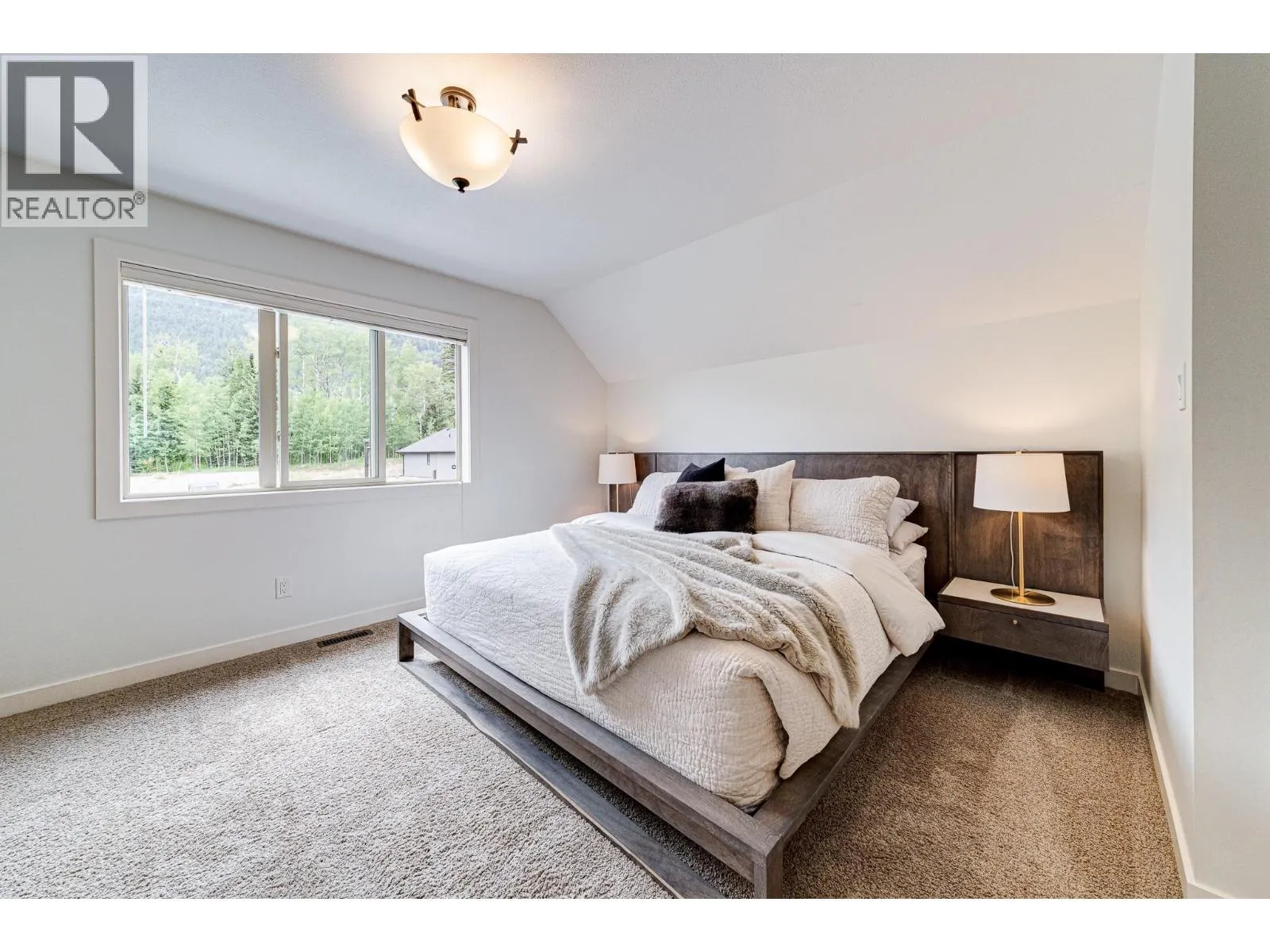 2030 GOLDEN EAGLE Drive