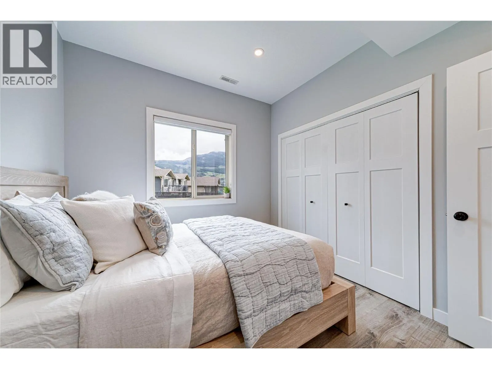 2030 GOLDEN EAGLE Drive