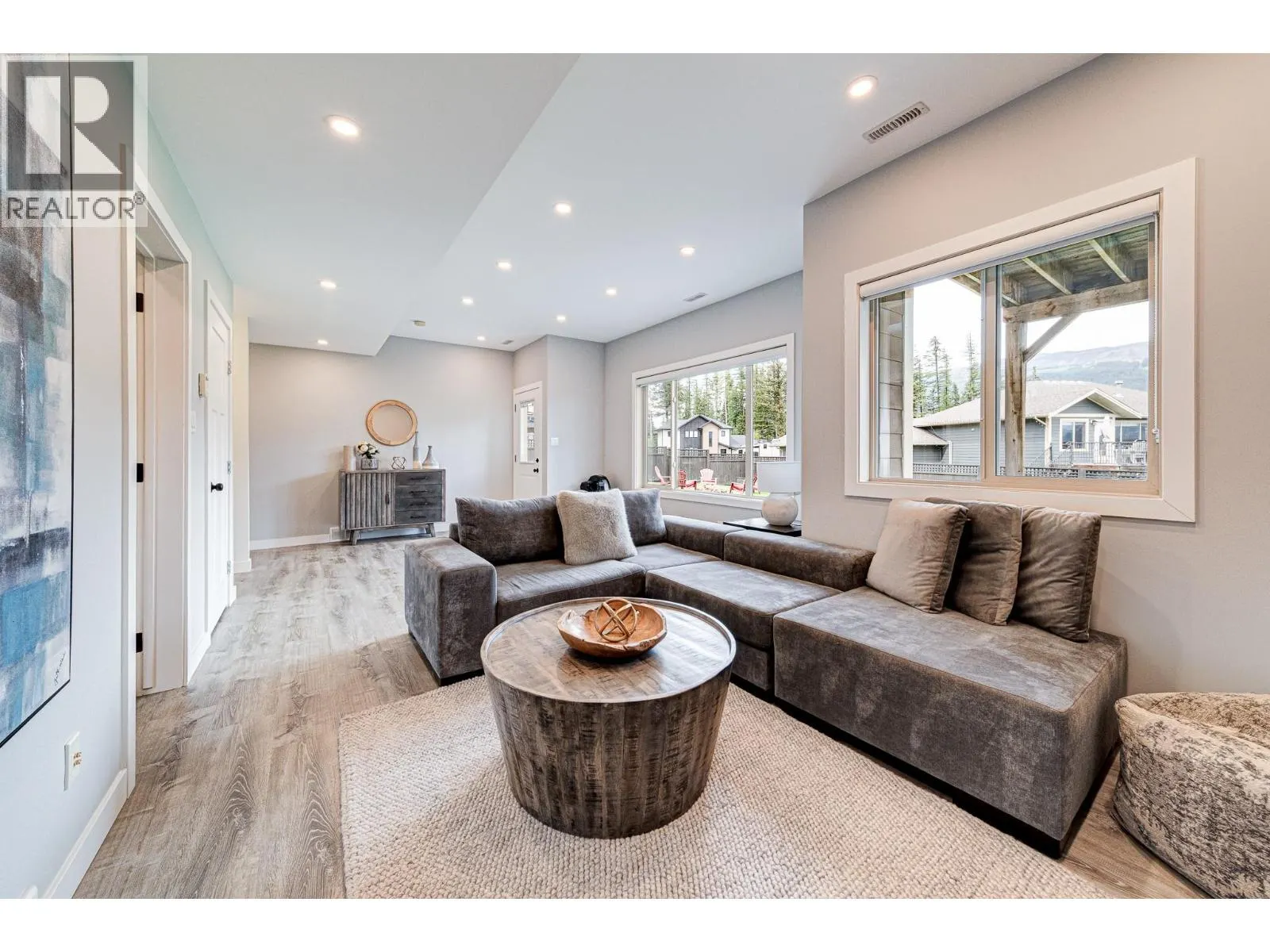 2030 GOLDEN EAGLE Drive