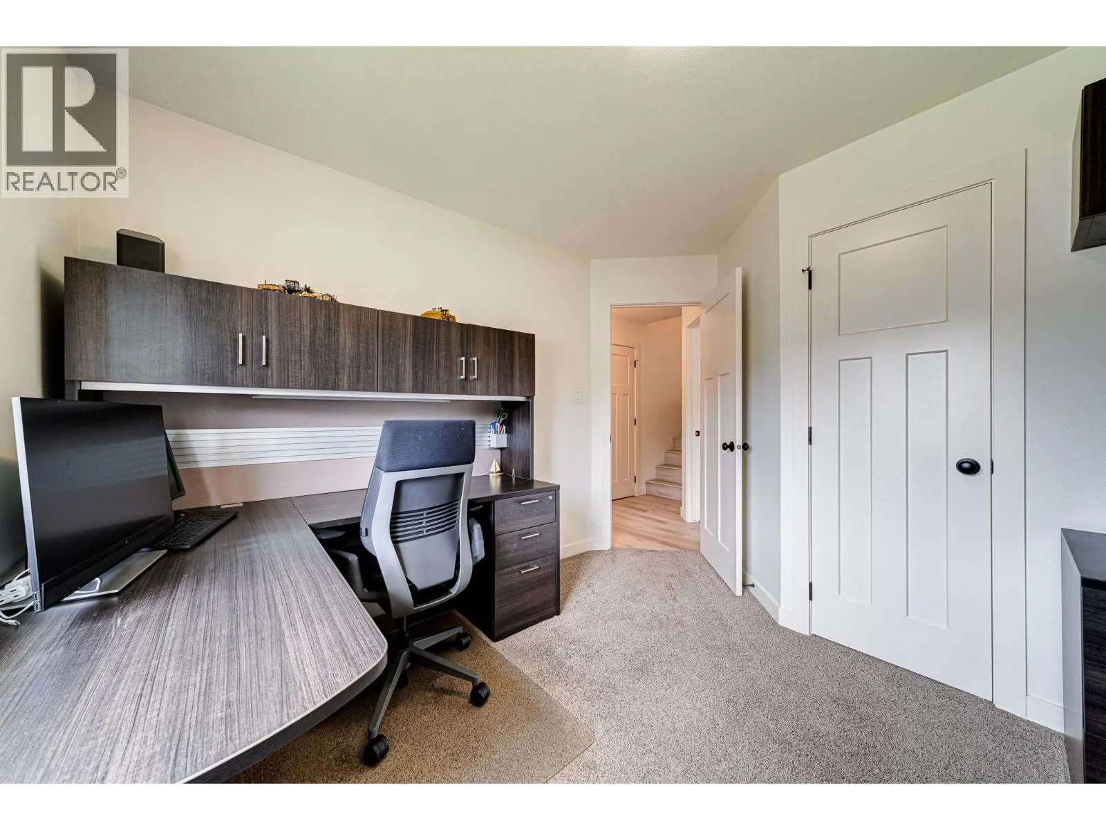 2030 GOLDEN EAGLE Drive