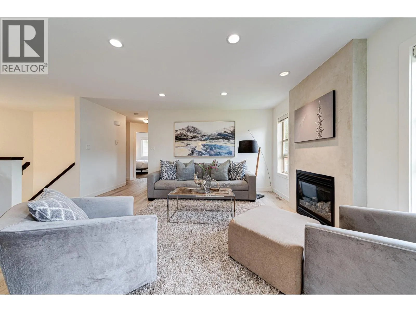 2030 GOLDEN EAGLE Drive