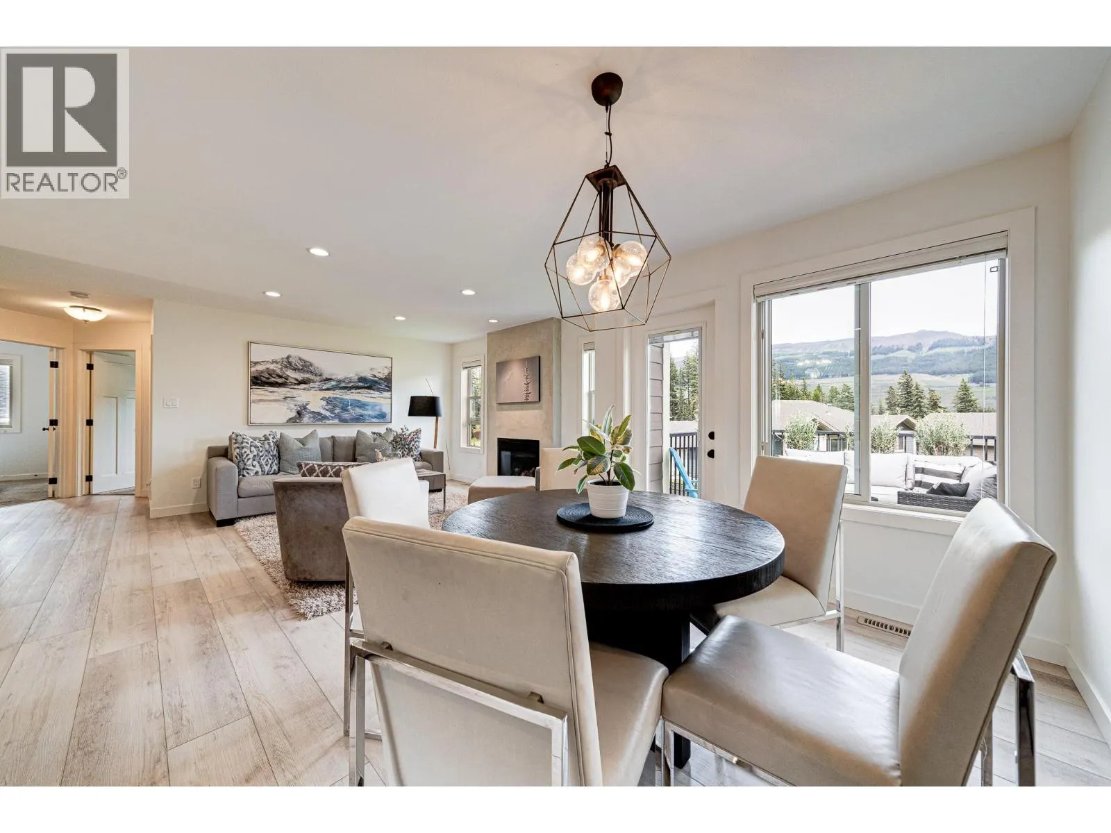 2030 GOLDEN EAGLE Drive