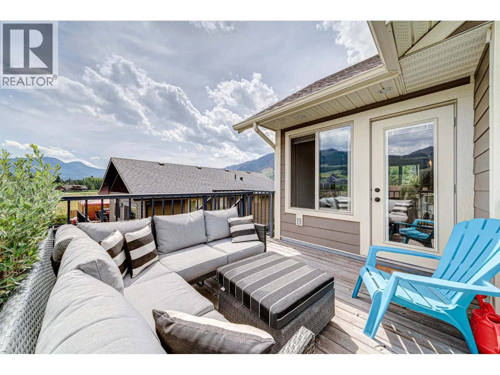 2030 GOLDEN EAGLE Drive