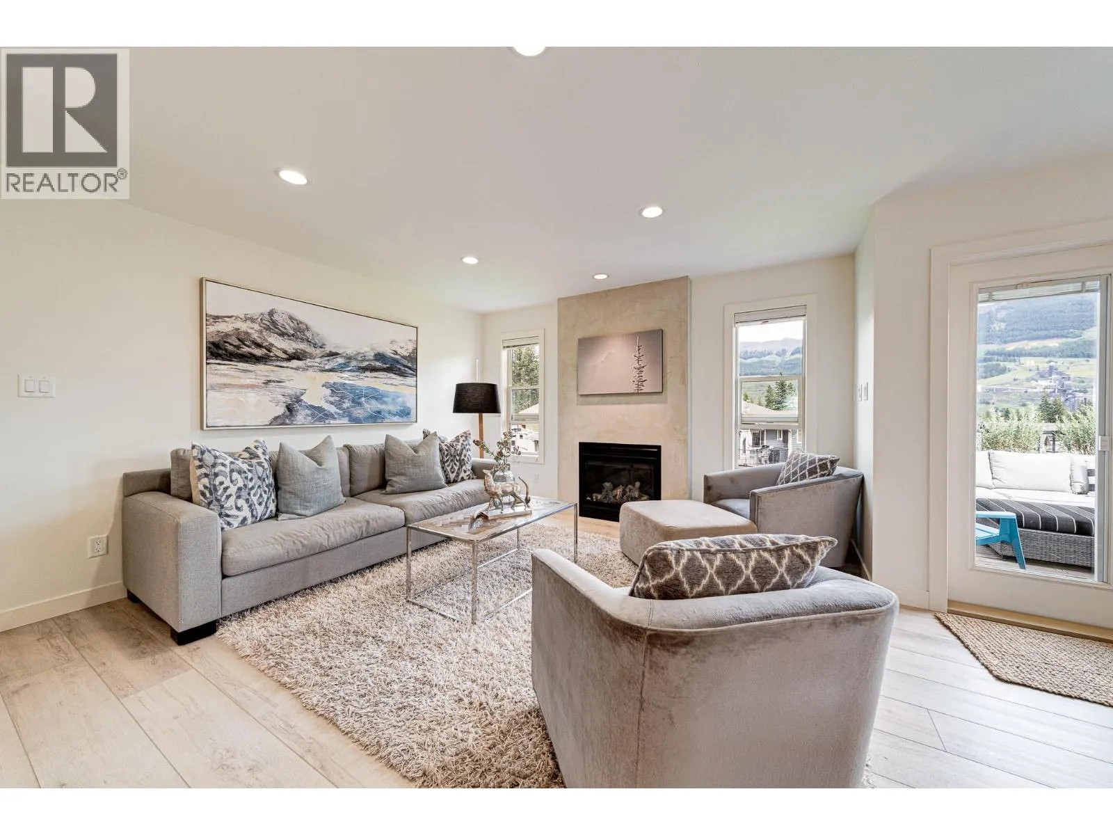 2030 GOLDEN EAGLE Drive