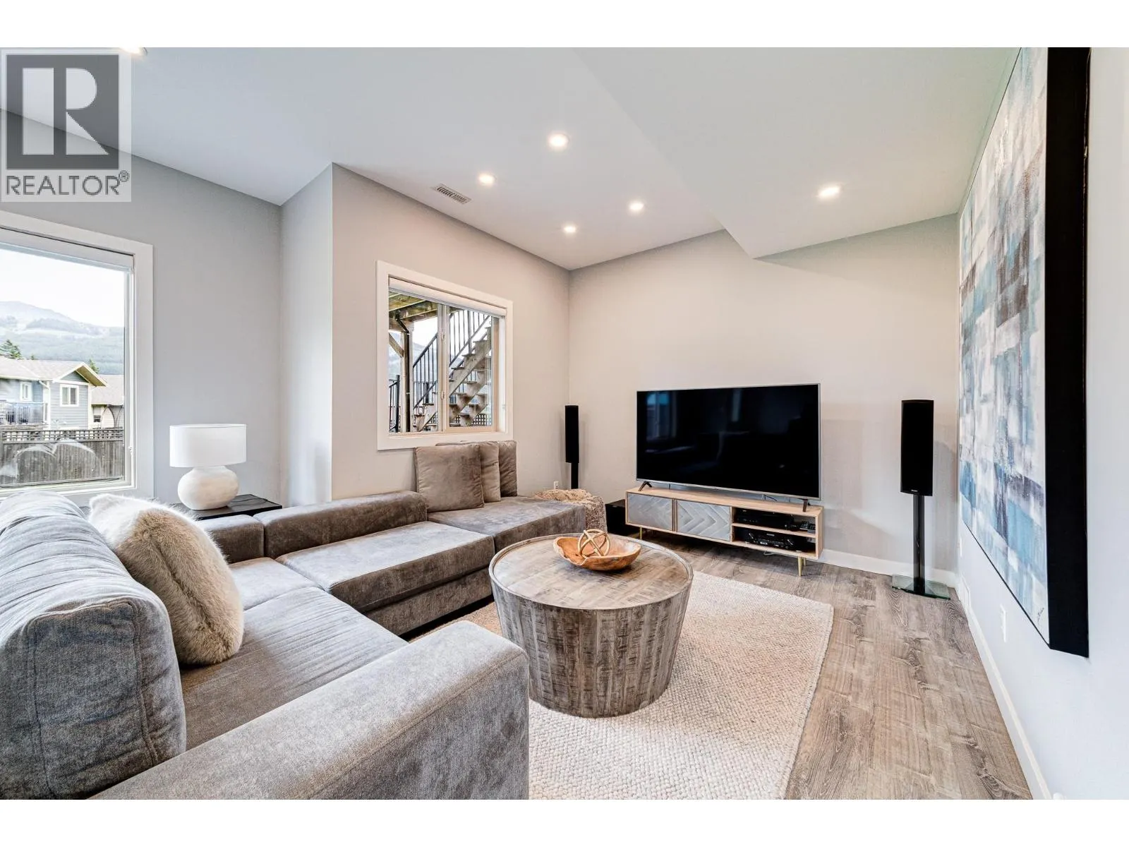 2030 GOLDEN EAGLE Drive