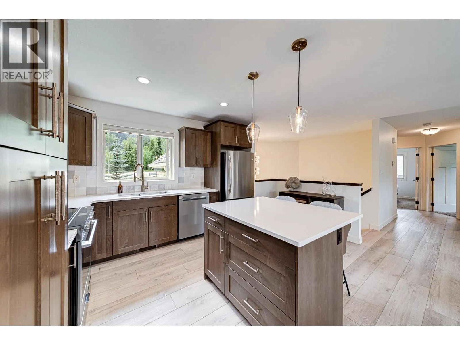 2030 GOLDEN EAGLE Drive