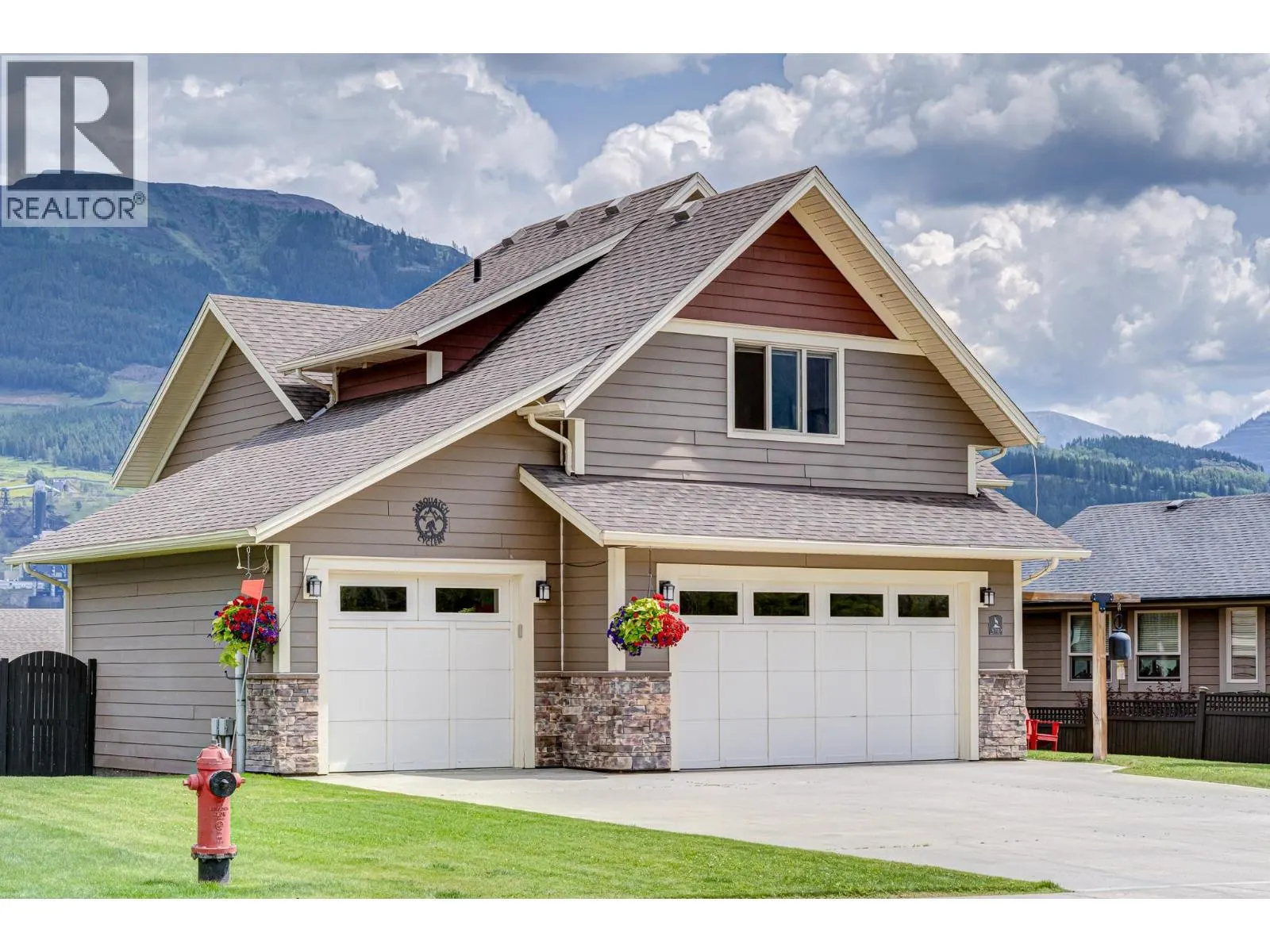 2030 GOLDEN EAGLE Drive