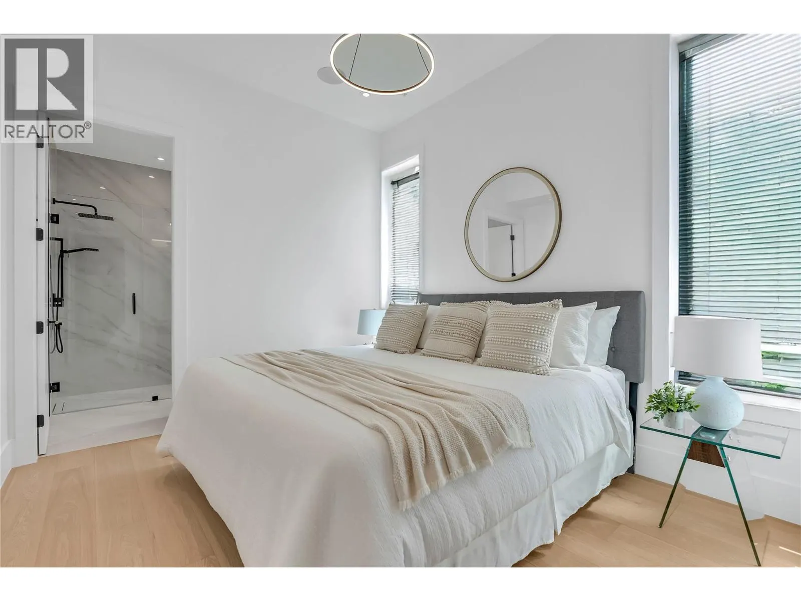 602 Lakeshore Drive Unit# 201