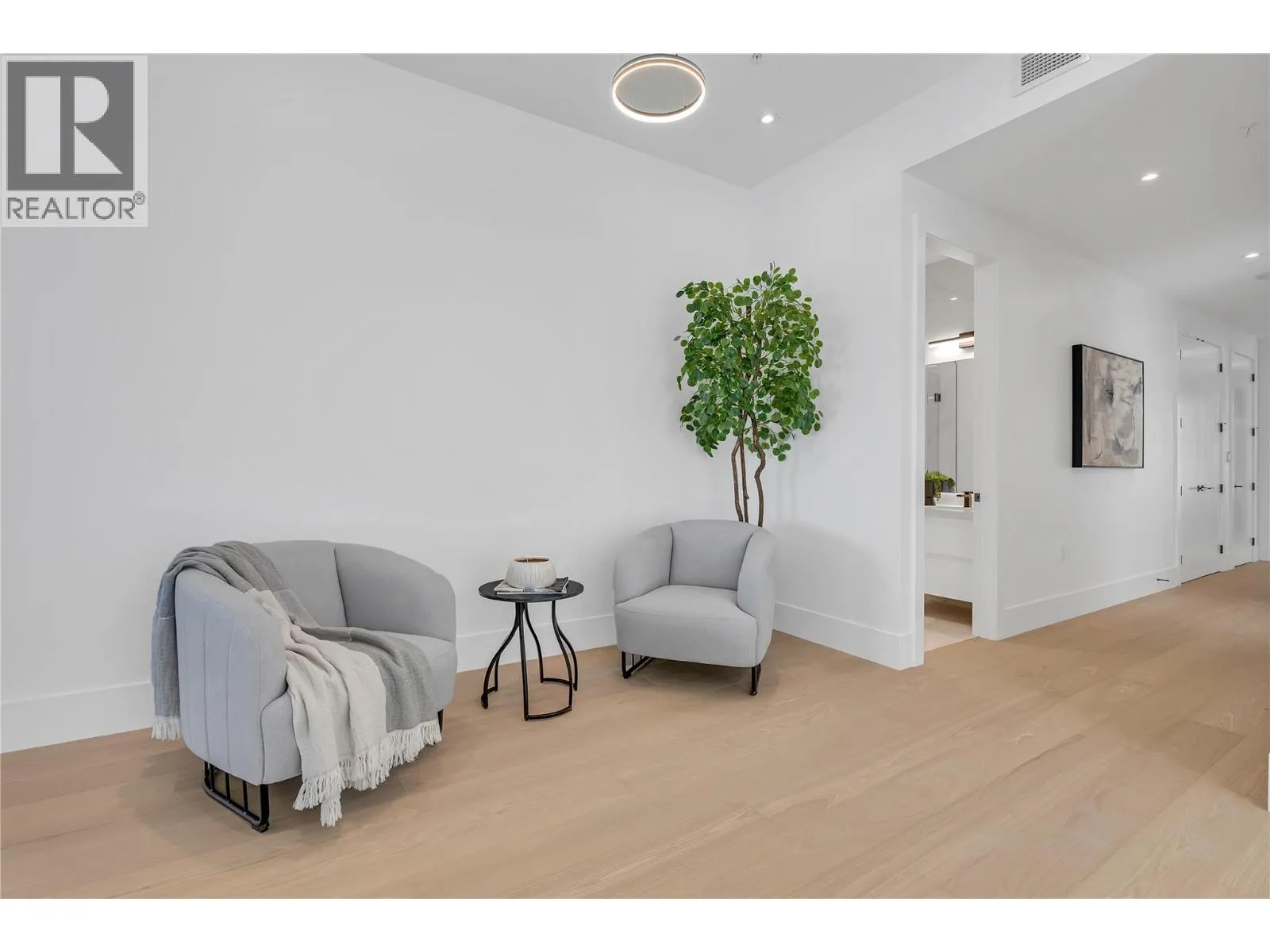 602 Lakeshore Drive Unit# 201