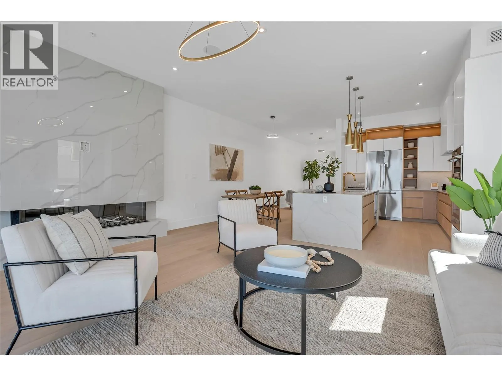 602 Lakeshore Drive Unit# 201