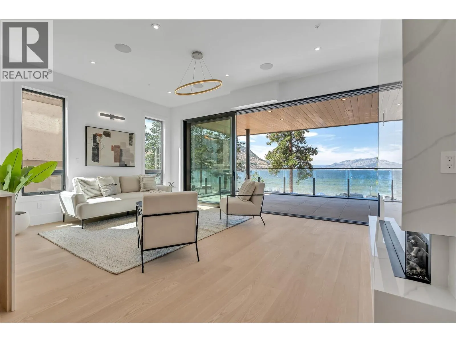 602 Lakeshore Drive Unit# 201
