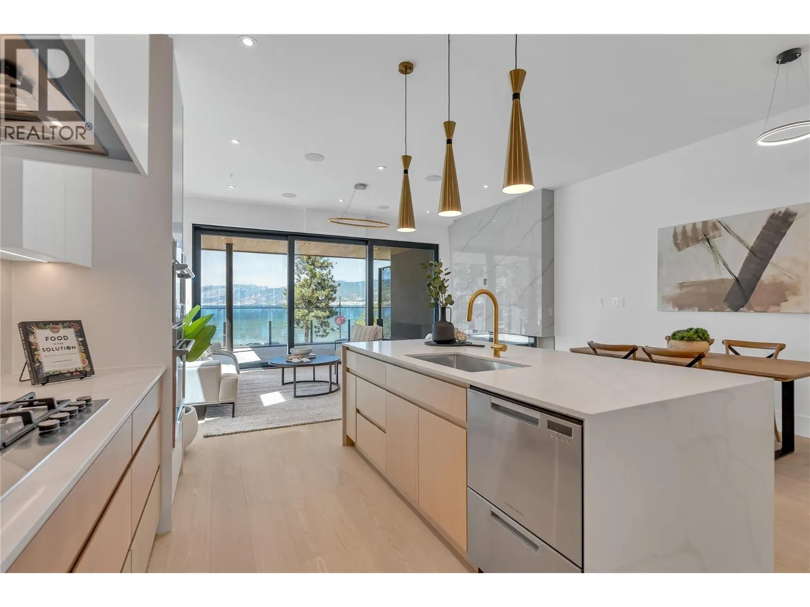 602 Lakeshore Drive Unit# 201