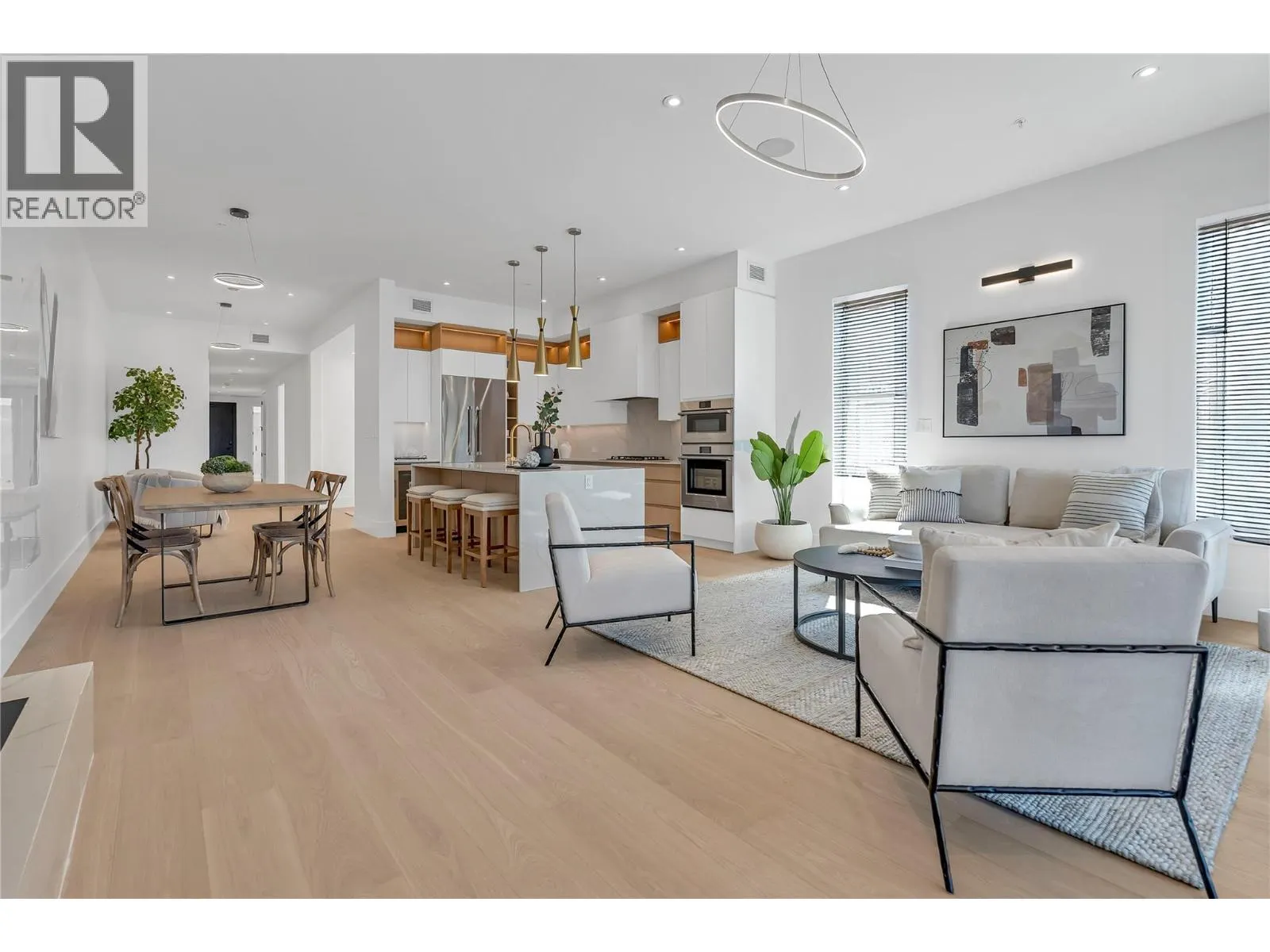 602 Lakeshore Drive Unit# 201