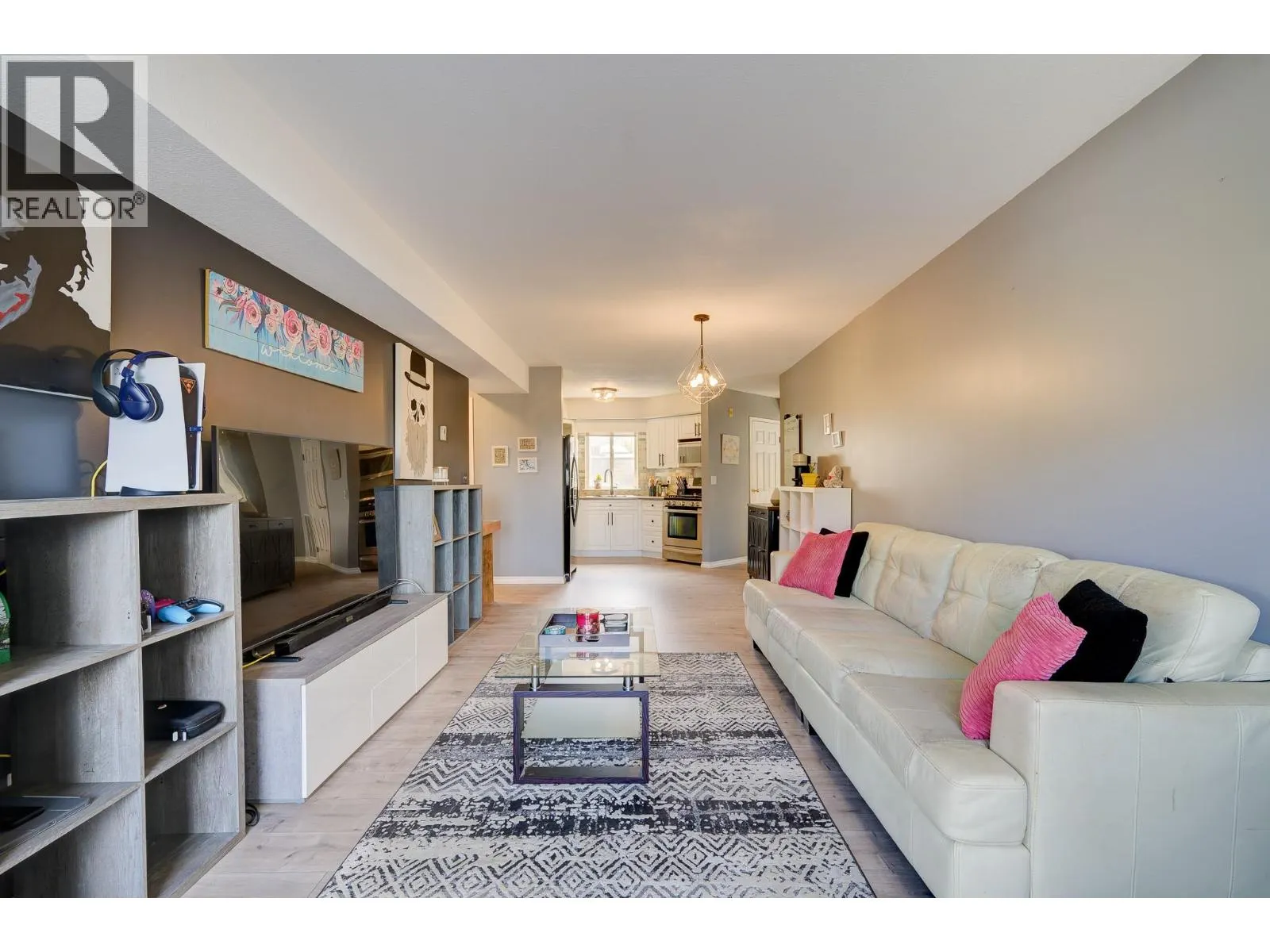 629 LANSDOWNE Street Unit# 208
