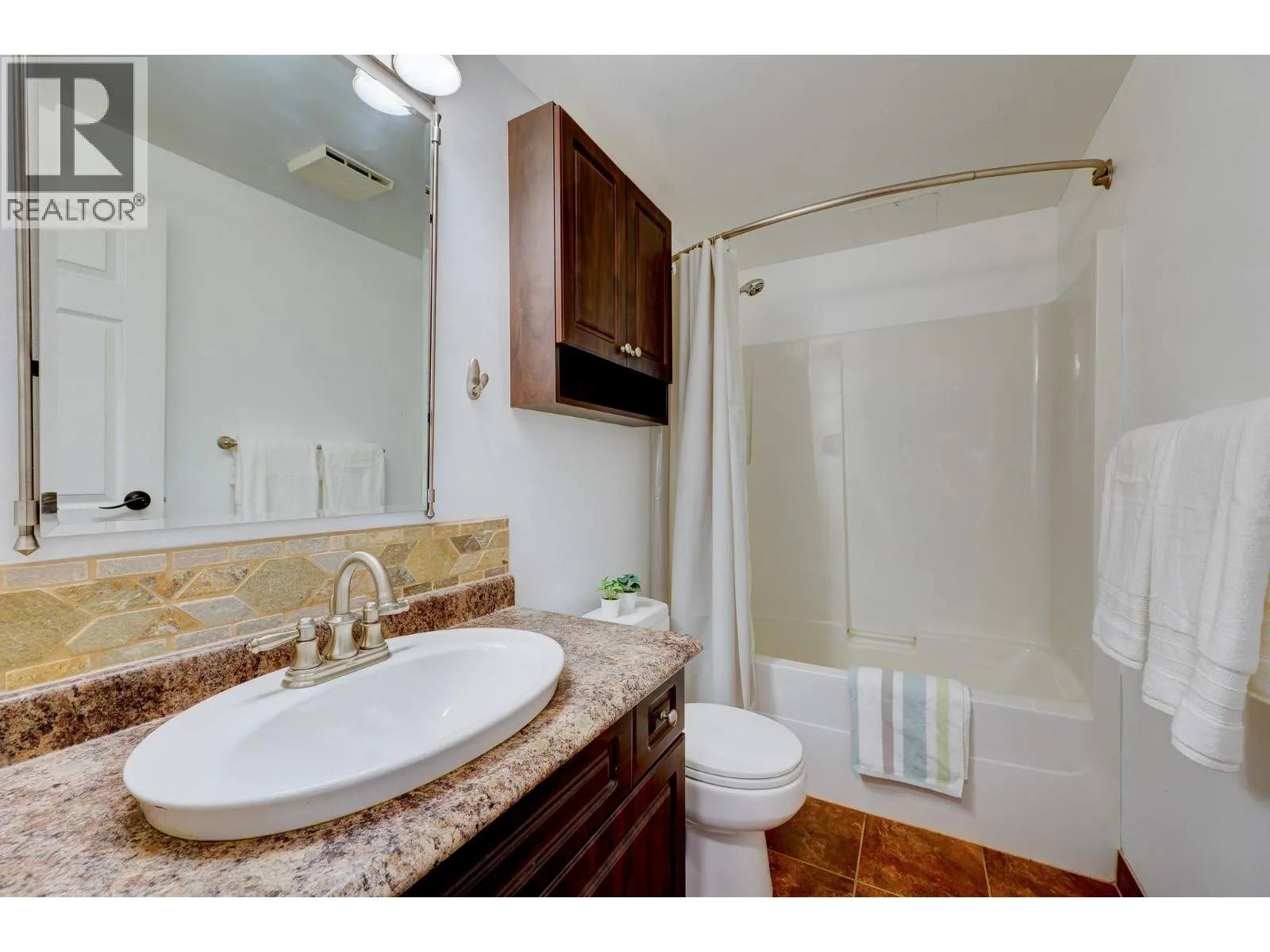 629 LANSDOWNE Street Unit# 208
