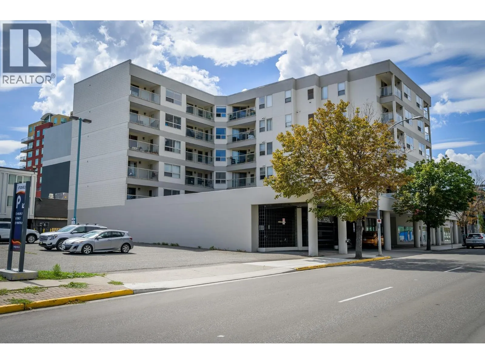 629 LANSDOWNE Street Unit# 208