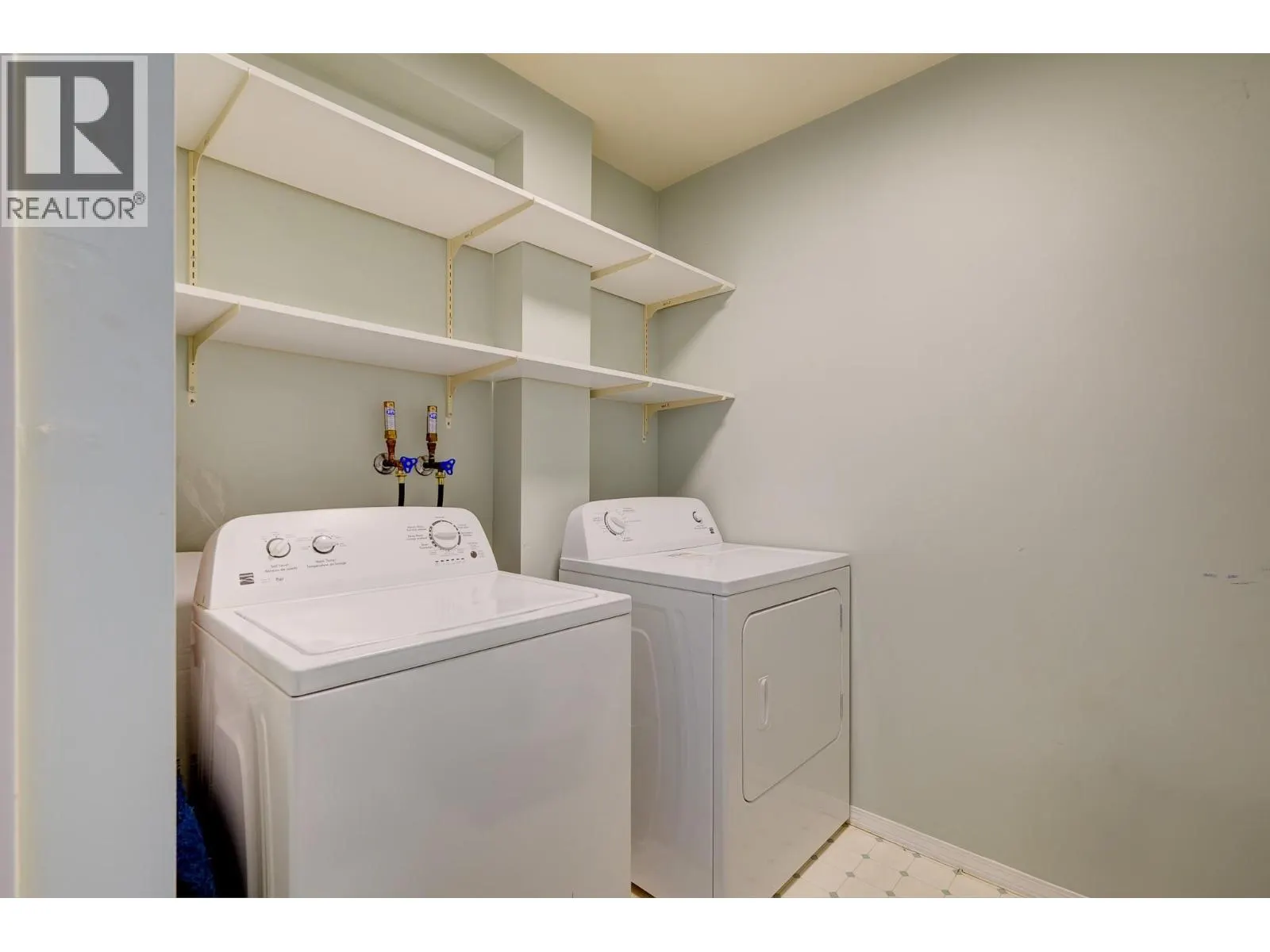 629 LANSDOWNE Street Unit# 208