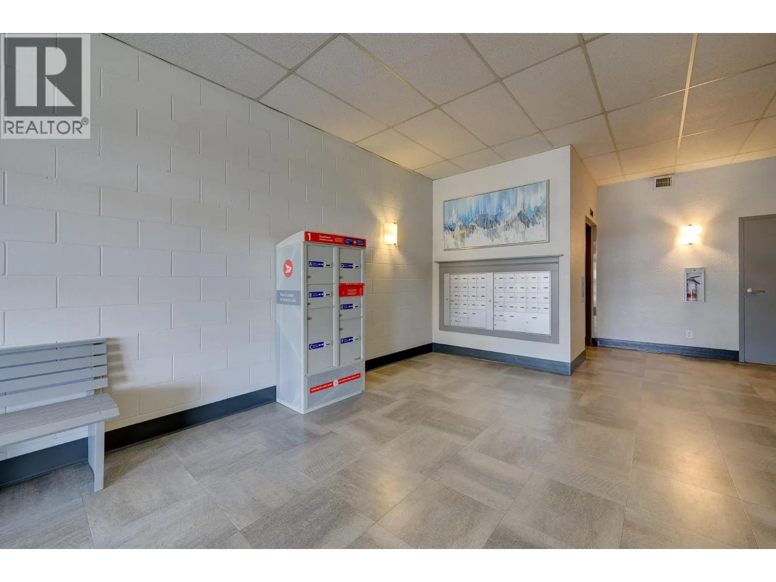 629 LANSDOWNE Street Unit# 208