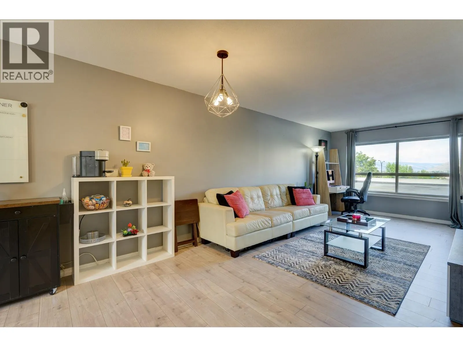 629 LANSDOWNE Street Unit# 208