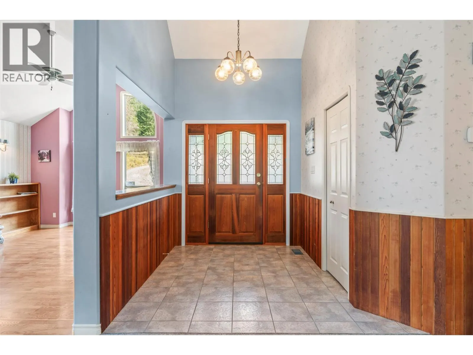 995 Shuswap River Drive