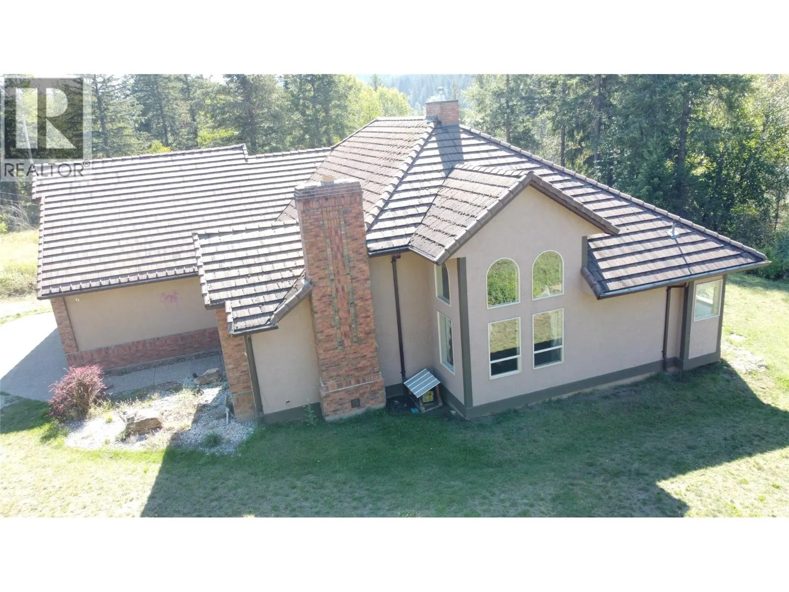 995 Shuswap River Drive