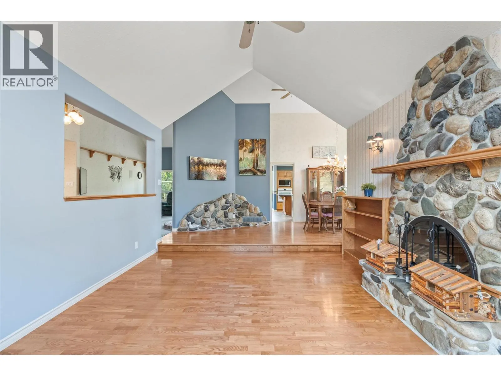 995 Shuswap River Drive