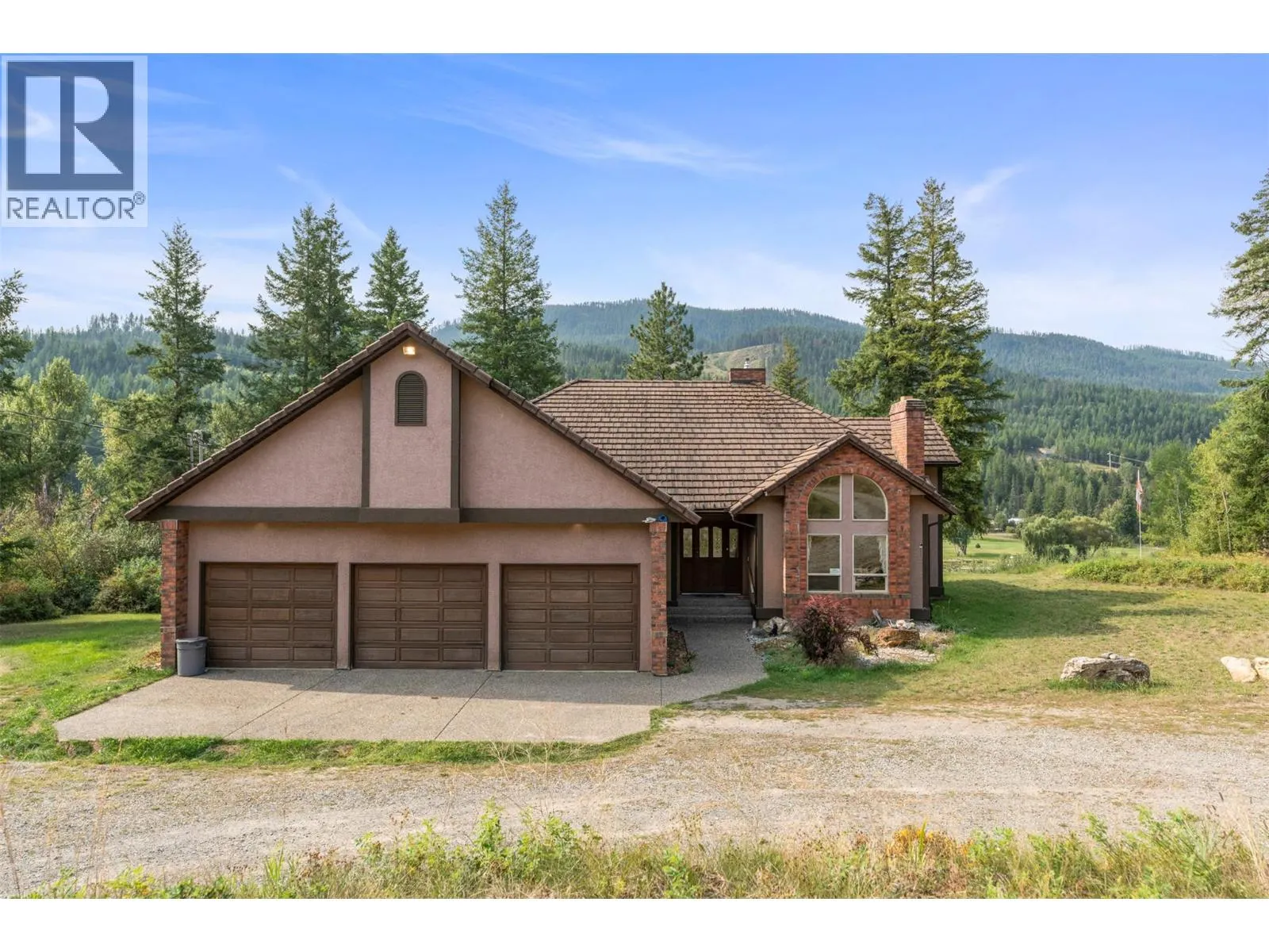 995 Shuswap River Drive